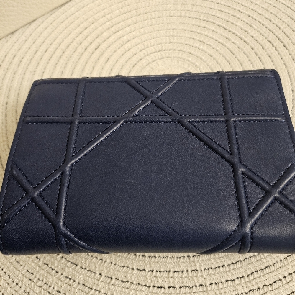 ๐ Christian Dior Diorama Navy Blue Leather Compact Wallet - Picture 3 of 11